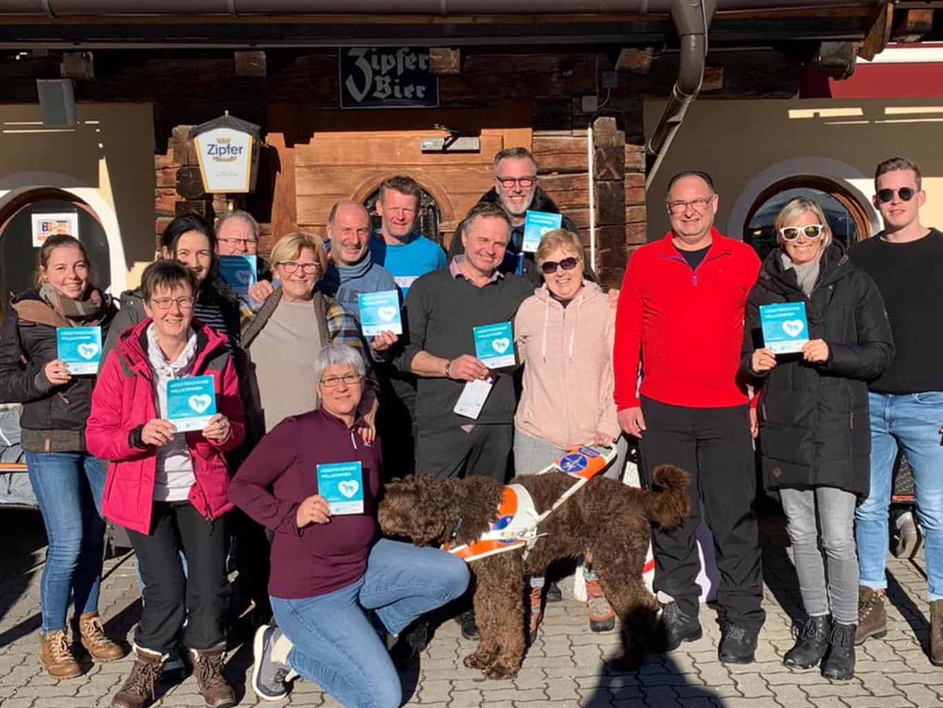 Gruppenbild Zutrittskampagne "Assistenzhund Willkommen"