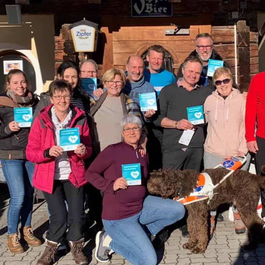 Gruppenbild Zutrittskampagne "Assistenzhund Willkommen"