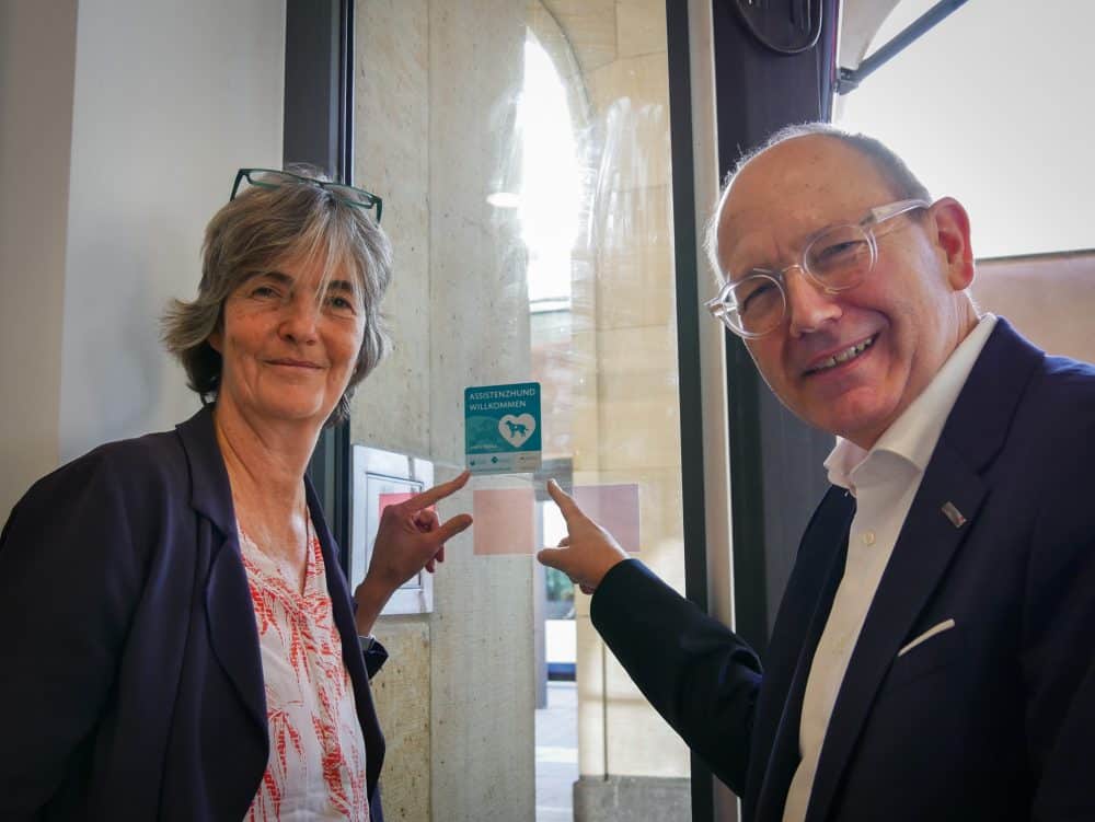 Oberbürgermeister Christian Specht und Ursula Frenz, Beauftragte für die Belange von Menschen mit Behinderungen